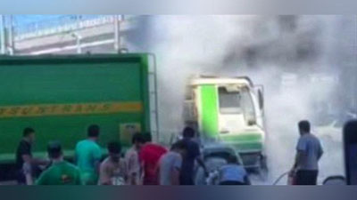 'Toshkentda "musor" mashinada yondi'ning rasmi