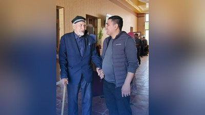 '98 ёшли ўқитувчи "Меҳнат шуҳрати" ордени билан мукофотланди'ning rasmi