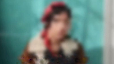 'Qashqadaryoda 14 yoshli qizni jinsiy qullikda saqlashda gumonlanayotgan ayol qamoqqa olindi'ning rasmi