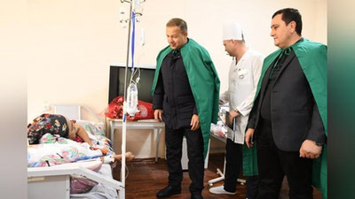 'Navoiy viloyati hokimi shifoxonadagi bemorlar holidan xabar oldi (foto)'ning rasmi