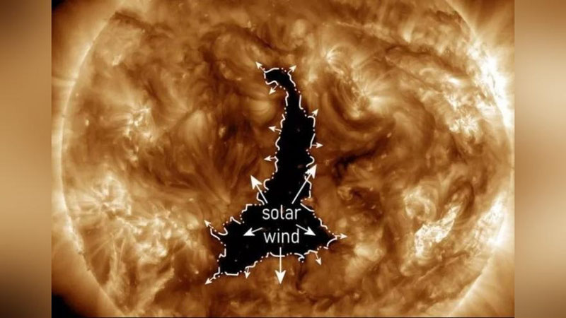 'Quyoshda ulkan tuynuk paydo bo`ldi'ning rasmi