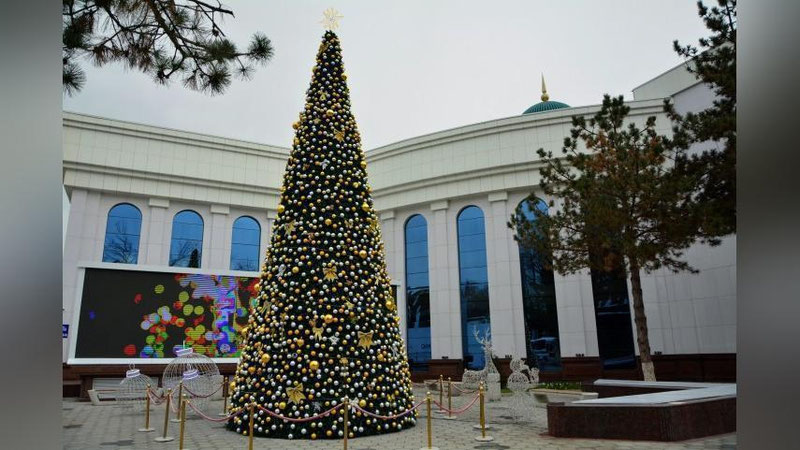 'Yangi yil bayrami arafasida bolalar "Oppog`oyning uyiga tashrif" buyurishdi (foto)'ning rasmi