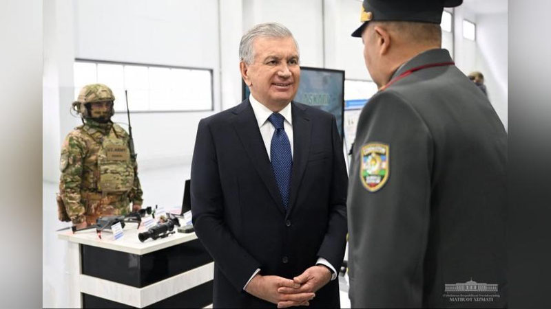 'Shavkat Mirziyoev mudofaa sanoati majmualari bilan tanishdi'ning rasmi