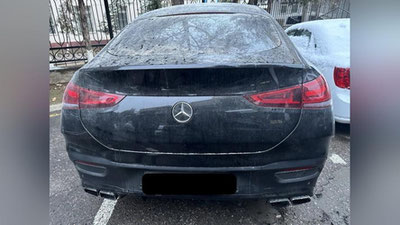 'Toshkentda Mercedes-Benz qarzdorlik sabab bir mlrd so`mga baholanib, auksionga chiqariladi'ning rasmi