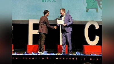 'Ushbu kino "Tomoshabin mehrini qozongan film" nominasiyasi bo`yicha ham mukofotlangan'ning rasmi