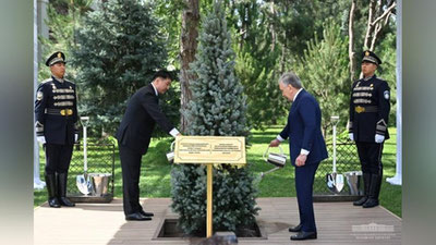 'O`zbekiston va Mo`g`uliston prezidentlari daraxt ekdi'ning rasmi