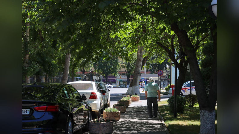 'Бугун Ўзбекистонда 43 даража иссиқ бўлади'ning rasmi