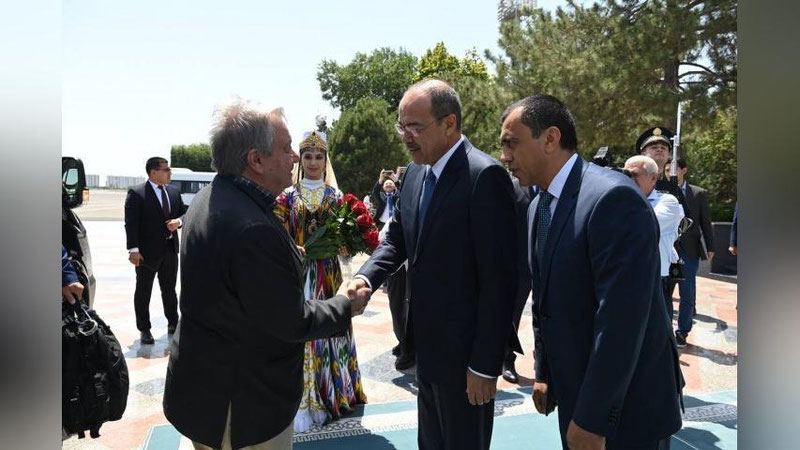 'BMT bosh kotibi O`zbekistonga keldi'ning rasmi