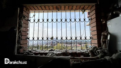 'Vayron bo`lgan uylar, jarohat olgan odamlar va ularga yordam berayotgan xodimlar… Sergelida otgan mash`um tong (fotojamlanma)'ning rasmi