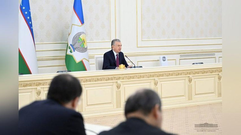 'Prezident raisligida mahalliy sanoat tarmog`idagi ichki imkoniyatlarni safarbar etish orqali aholini ishli va daromadli qilish masalalari yuzasidan videoselektor yig`ilishi bo`lib o`tmoqda'ning rasmi