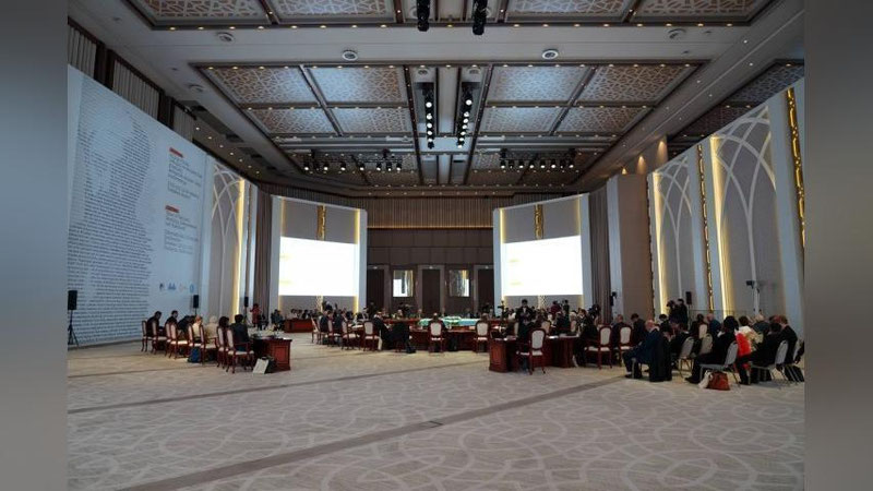 '“Bugun ayni shu erda biz bir paytlar taqiq va ta`qib qilingan fikrlar, shaxslar yana yorug`likka chiqqanini, qadr topayotganini ko`rib turibmiz“'ning rasmi