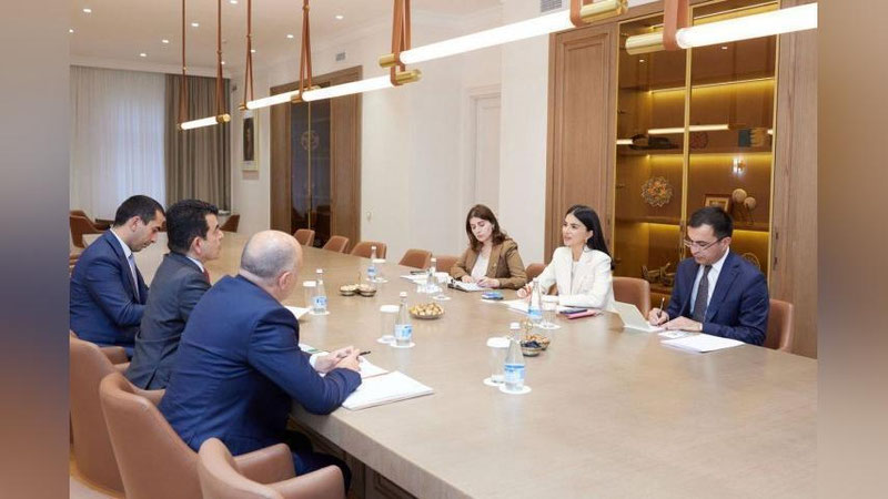 'Saida Mirziyoeva Islom dunyosi ta`lim, fan va madaniyat tashkiloti bosh direktori bilan uchrashdi'ning rasmi