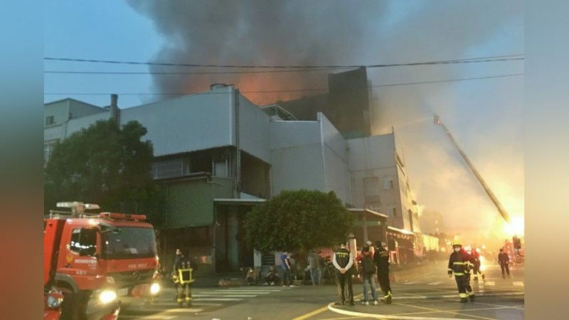 'Тайванда юз берган ёнғинда 5 нафар ўт ўчирувчи ҳалок бўлди'ning rasmi