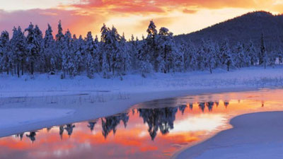 '​Shvesiyada harbiy-o`quv mashg`uloti paytida tank muzlagan ko`lga cho`kib ketdi'ning rasmi