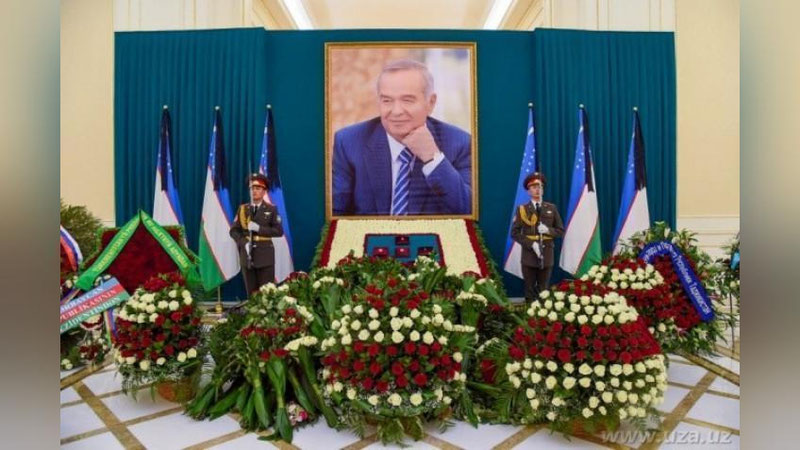 'O`zbekistonning Birinchi Prezidenti Islom Karimovning xotirasini abadiylashtirish to`g`risida Prezident qarori imzolandi'ning rasmi