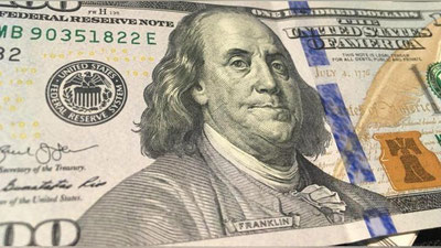 'Dollarning rasmiy kursi 8400 so`mdan oshdi'ning rasmi