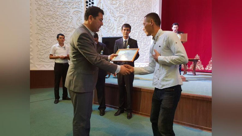 'Yoshlar kuni: Kattaqo`rg`onlik yoshlar o`z hokimi bilan uchrashishdi'ning rasmi