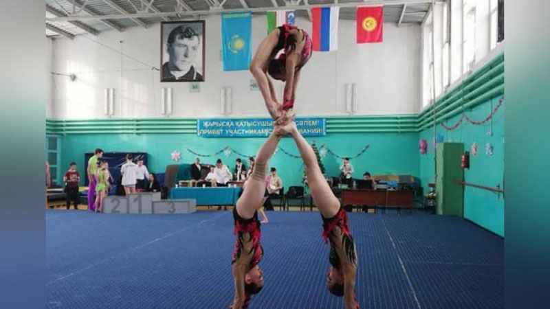 'O`zbekistonlik akrobatlar Qozog`istondagi musobaqada sovrindor bo`lishdi'ning rasmi