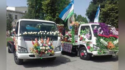 'Namanganda an`anaviy gul bayrami bo`lib o`tmoqda (foto)'ning rasmi