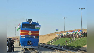 'Президентлар икки мамлакатни боғловчи темир йўлни очиб беришди  (фото)'ning rasmi