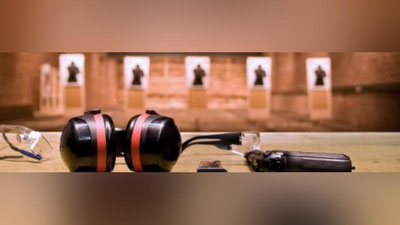 'Ўқотар қуролни олиб юриш ва улардан фойдаланишга рухсат берилган ташкилотлар ходимлари махсус курсларда ўқитилади'ning rasmi