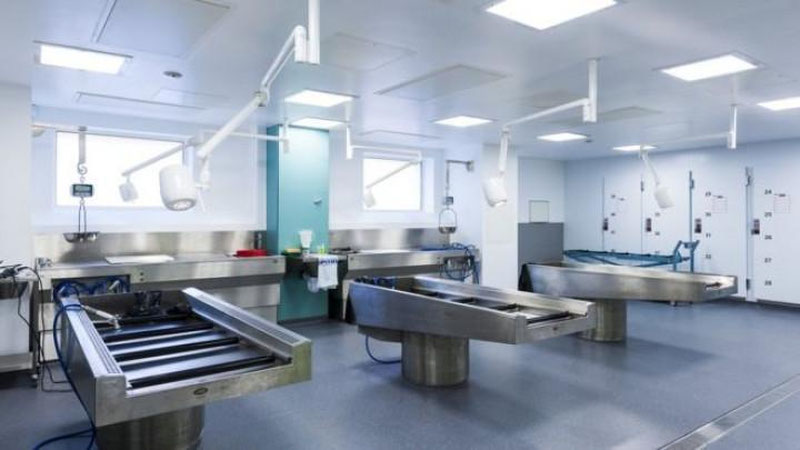 'Патологоанатом бир жасаднинг миясини бошқасининг қорнида қолдирди'ning rasmi