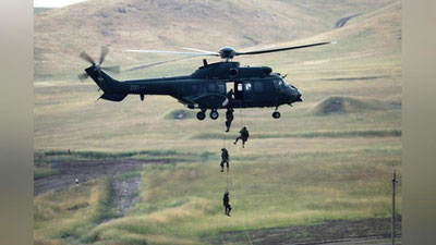 'Chirchiqdagi mashg`ulotlarda shartli dushman havodan tushirilgan maxsus kuchlar tomonidan yo`q qilindi'ning rasmi