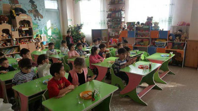 'Вазирнинг кутилмаган ташрифи давомида боғчаларда сифатсиз таомлар тайёрланиши аниқланди'ning rasmi