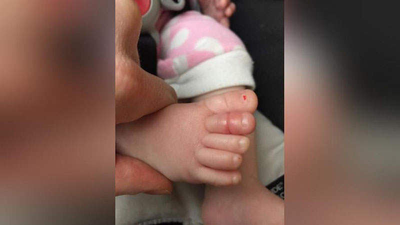 Изрображение 'Папа младенца предупредил всех родителей об опасности'