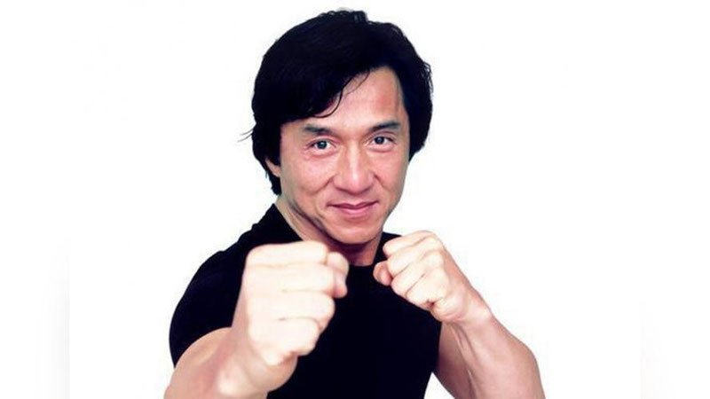 '​62 yoshli Jeki Chan xursandligidan ko`z yosh oldi'ning rasmi
