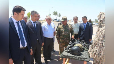 'Qonunchilik palatasi deputatlari Mudofaa vazirligi dala-o`quv maydonida bo`ldi'ning rasmi