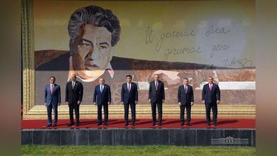 'Turkiy tilli davlatlar hamkorlik kengashining oltinchi sammitidan yorqin suratlar'ning rasmi