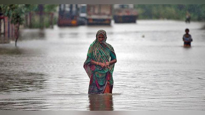 'Hindistonda suv toshqinlari oqibatida 330 ortiq odam halok bo`ldi (Video)'ning rasmi