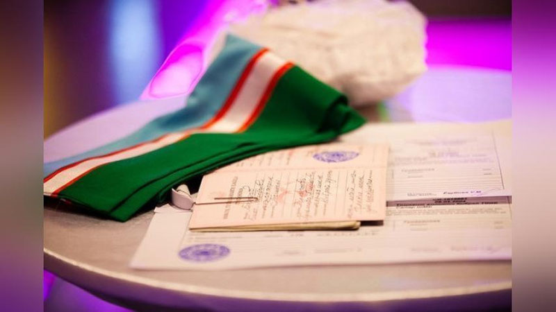 'O`zbekistonda nikoh shartnomasini majburiy qilib belgilash taklifi kiritildi'ning rasmi
