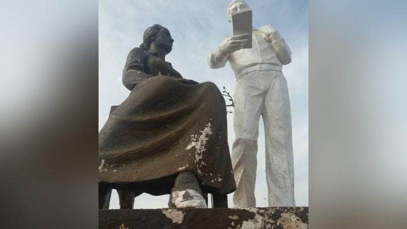 'JIZZAXDAGI HAMID OLIMJON VA ZULFIYaXONIM HAYKALLARI 2 OY O`TMASDAN NURAY BOShLADI (FOTO)'ning rasmi