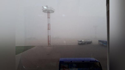 'Quyuq tuman sababli Toshkent aeroportida samolyotlar zaxira aeroportlariga yo`naltirilmoqda​'ning rasmi