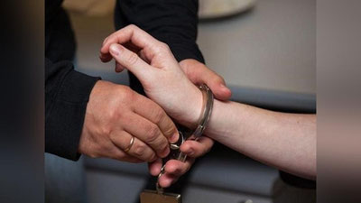 'Kattaqo`rg`onlik ​firibgar ayol qo`lga olindi'ning rasmi