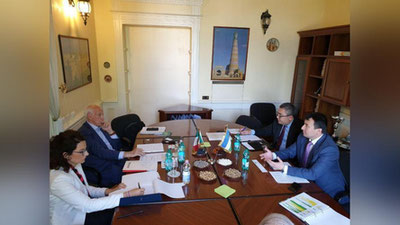 'Qishloq xo`jalik vaziri  BMTning Oziq-ovqat va qishloq xo`jaligi tashkiloti (FAO) konferensiyasida ishtirok etmoqda'ning rasmi