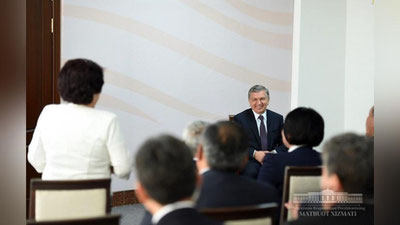 'Конимехлик шоира  Шавкат Мирзиёевга атаб шеър ўқиди (видео) 'ning rasmi