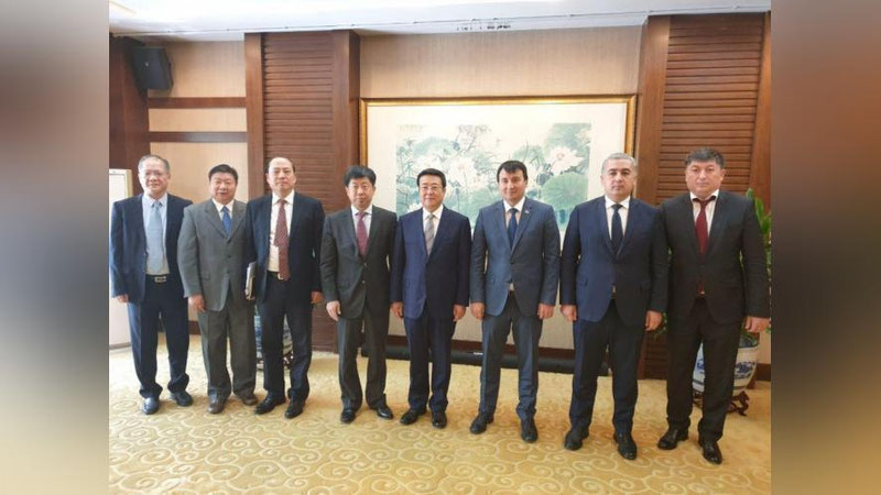 'Qishloq xo`jaligi vaziri Jamshid Xodjaev boshchiligidagi delegasiyaning Xitoyga tashrifi yakunlari'ning rasmi