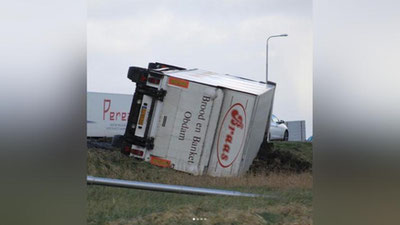 'Ижтимоий тармоқлар шамол учириб кетаётган голландияликларнинг суратлари билан тўлиб-тошди 'ning rasmi