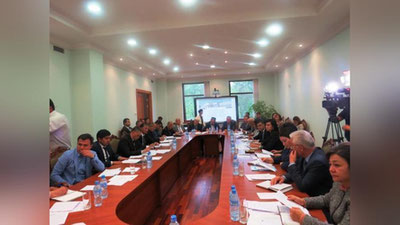 'Сенатда тўй-ҳашамлар ўтказилишини тартибга солиш масалалари муҳокама этилди'ning rasmi