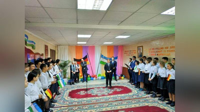 Изрображение 'ТАШКЕНТСКОЙ ШКОЛЕ ПРИСВОЕНО ИМЯ ВЕЛИКОГО НЕМЕЦКОГО ПОЭТА'