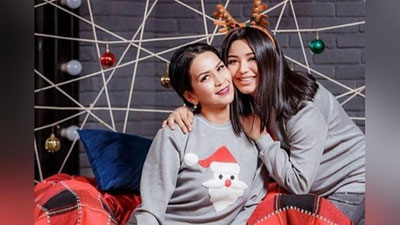 'Muqaddas Sa`dullaeva Yigitalining onasi bilan tushgan fotosessiyani taqdim etdi'ning rasmi