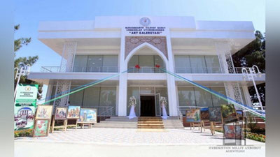 'Термизда янги тасвирий ва амалий санъат галереяси иш бошлади'ning rasmi