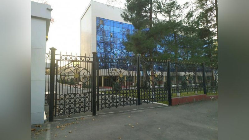 '“UzAutoMotors” va Monopoliyaga qarshi kurashish qo`mitasi o`rtasidagi navbatdagi yopiq sud majlisi bo`lib o`tdi'ning rasmi