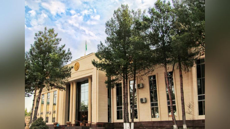 'O`zbekistonda mahalliy davlat hokimiyati organlari faoliyati samaradorligini oshirish bugungi kunning dolzarb masalasi bo`lib qolmoqda'ning rasmi