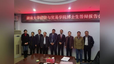 'Termiz davlat universiteti o`qituvchisi Xitoyda doktorlik dissertasiyasini yoqladi'ning rasmi