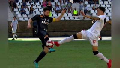 'Hakamlarni haqorat qilgan, raqib futbolchilarni qasddan jarohatlagan qoidabuzarlar jazolandi'ning rasmi