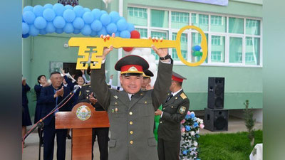 'Qashqadaryoda harbiy xizmatchilarga yangi xizmat uylari topshirildi'ning rasmi